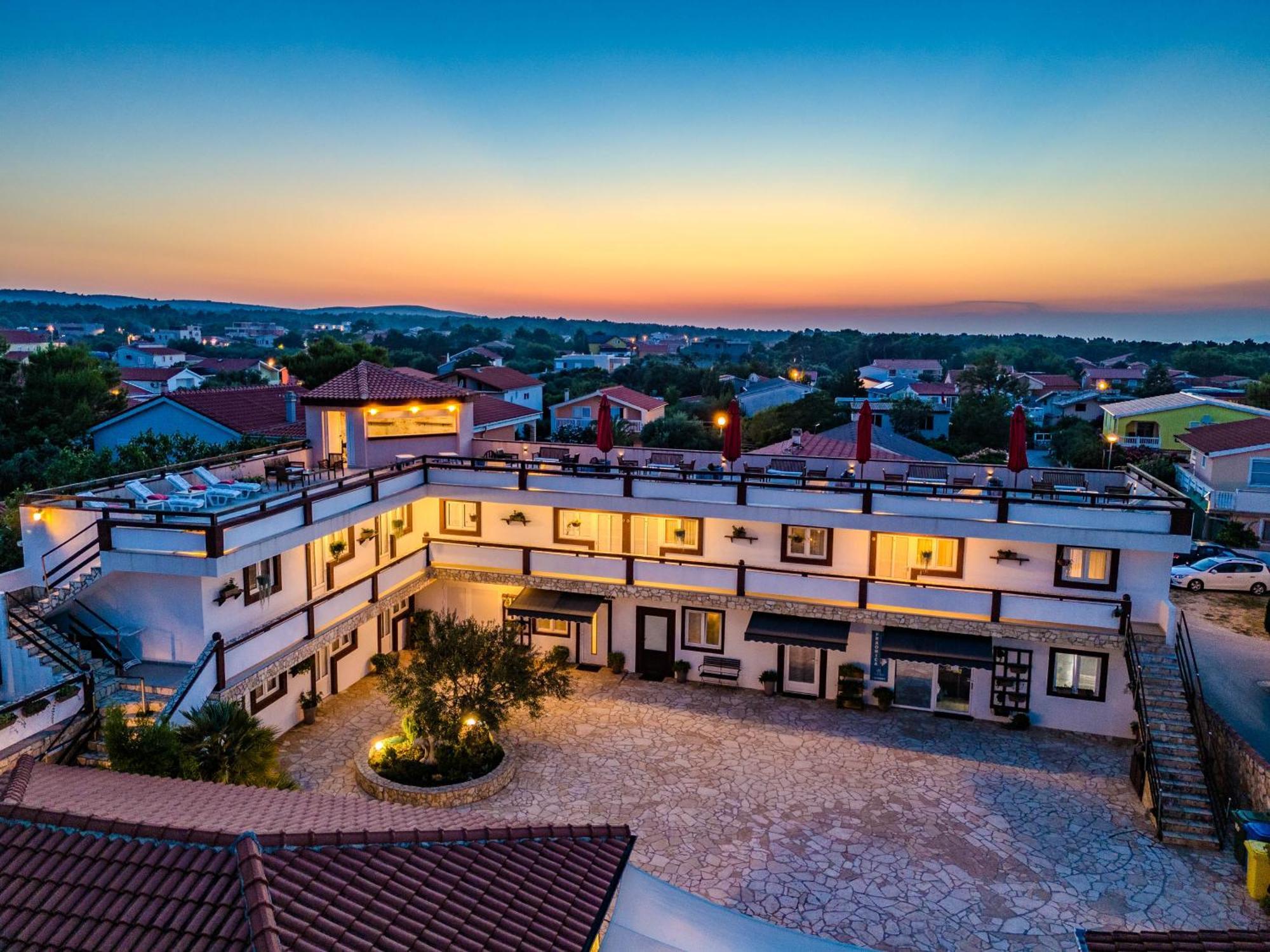 Guesthouse Kod Spavalice Vir Exteriér fotografie