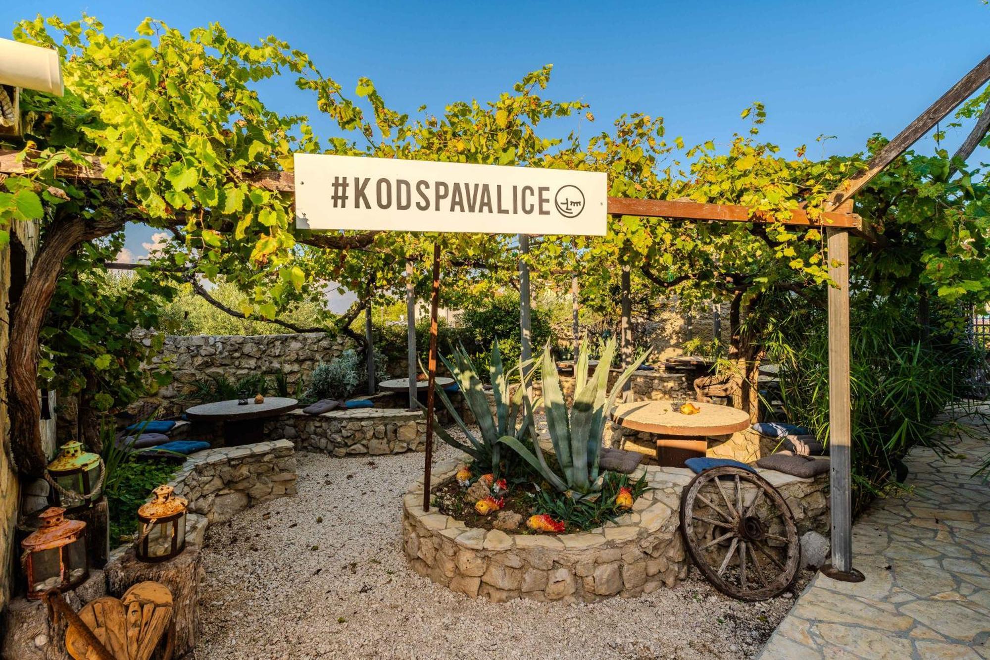 Guesthouse Kod Spavalice Vir Exteriér fotografie