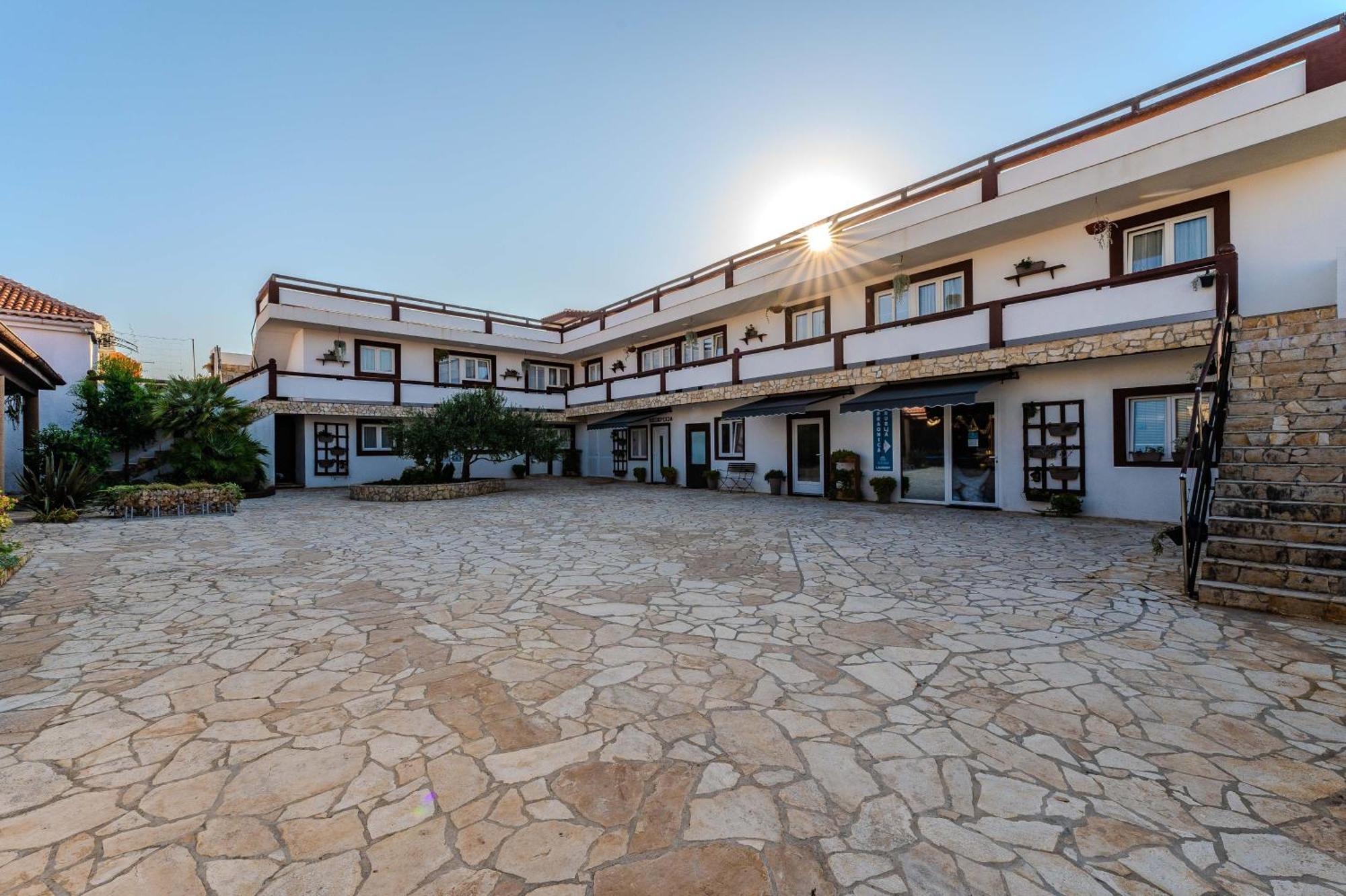 Guesthouse Kod Spavalice Vir Exteriér fotografie