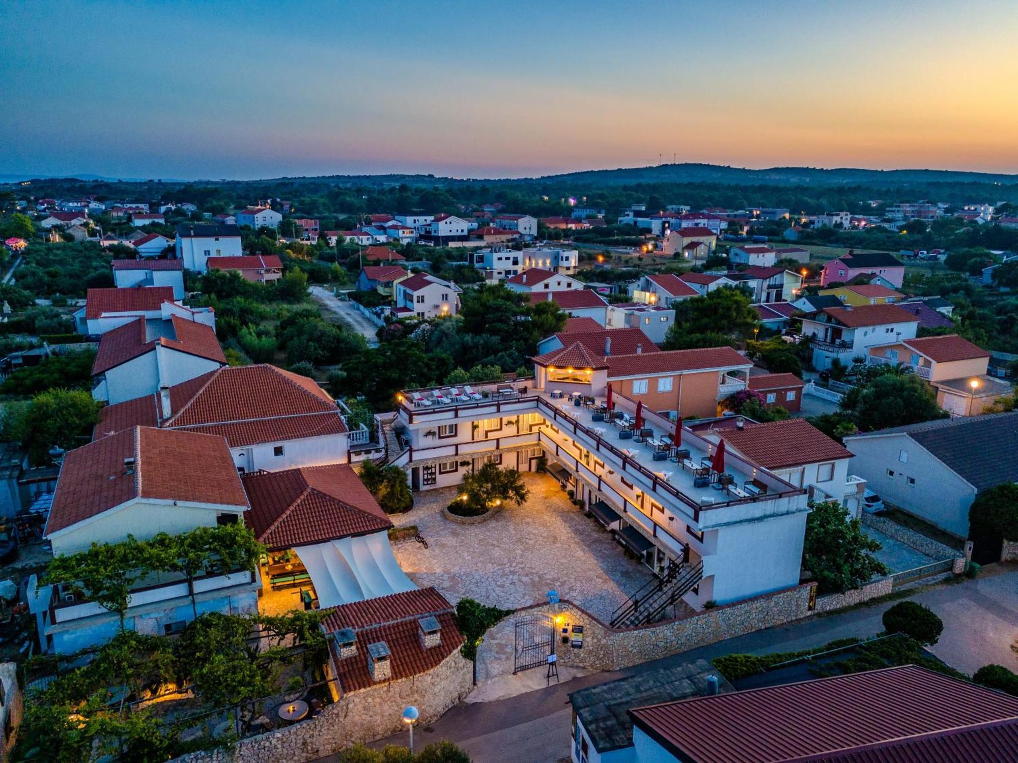 Guesthouse Kod Spavalice Vir Exteriér fotografie