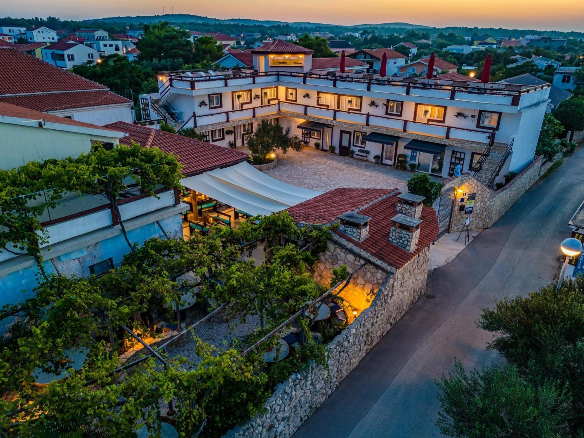 Guesthouse Kod Spavalice Vir Exteriér fotografie